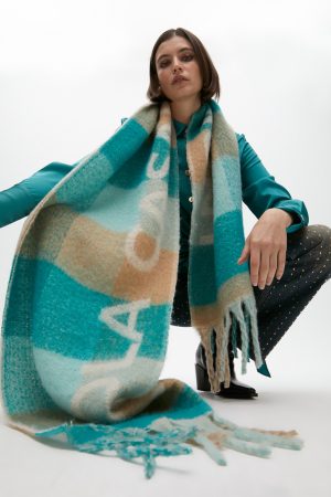 BUFANDA CUADROS LOGO