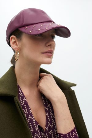 GORRA DETALLE TACHAS